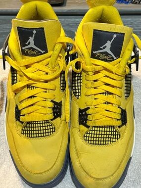 Air Jordan 4 Retro Mid Lightning (2021) size 13